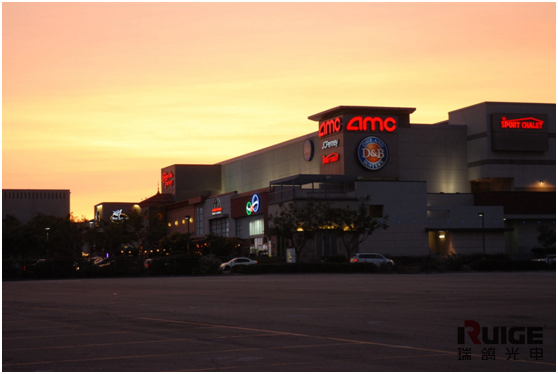 谁说老外懒散，别被骗了，带你见识好莱坞团队令人赞叹的职业素养