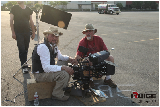 谁说老外懒散，别被骗了，带你见识好莱坞团队令人赞叹的职业素养